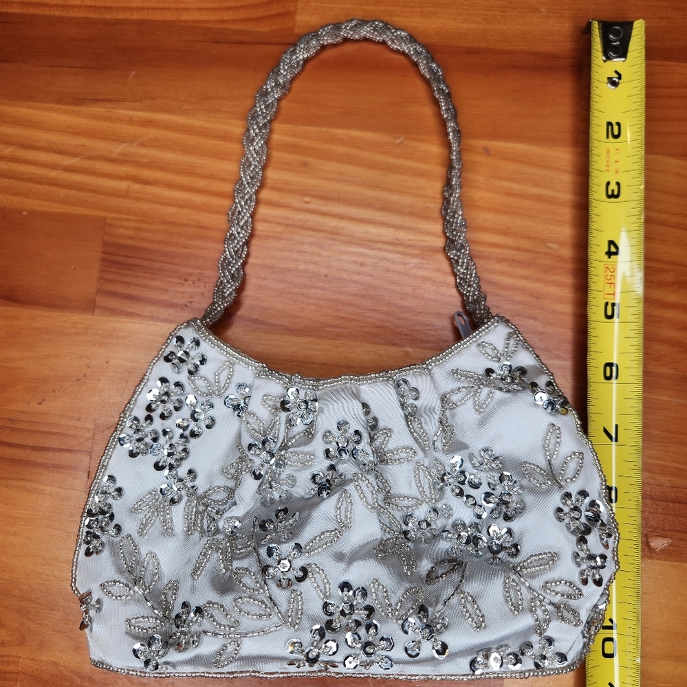 EUC LA Regale White beaded handbag